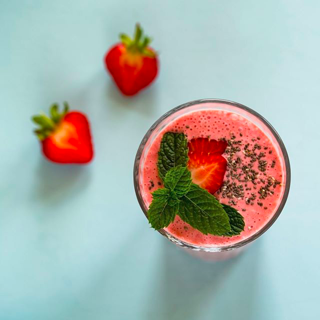 strawberry smoothie made with Millo blender