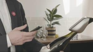 wine pourer smart device